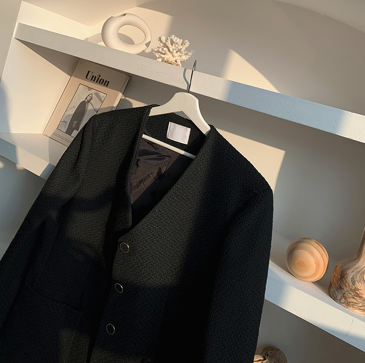 No. 4011 V-NECK KNITTED TEXTURED BUTTON-UP JK