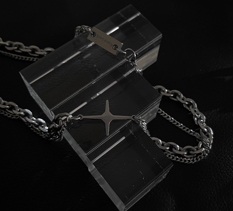 CHAIN NECKLACE 02